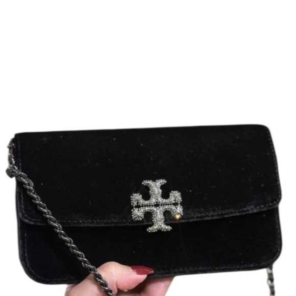 NWT Tory Burch Black Velvet clutch/purse/chain wallet W/wrist Strap - Picture 2 of 15